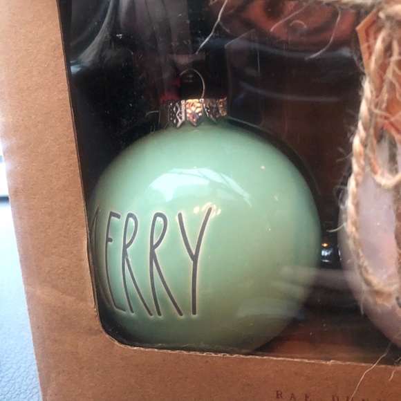 RAE DUNN: Set of 4 Colourful Pastel Christmas Balls/ Ornaments - Picture 5 of 10